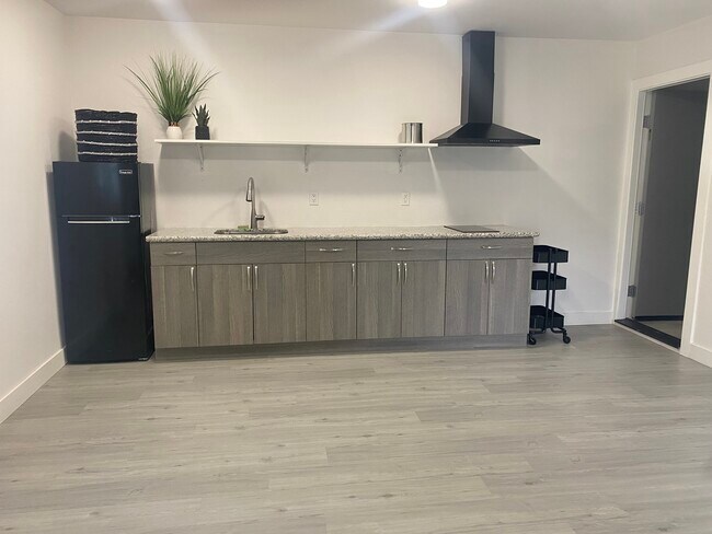 Photo - 3711 Veteran Ave Unit Palms Studio Duplex