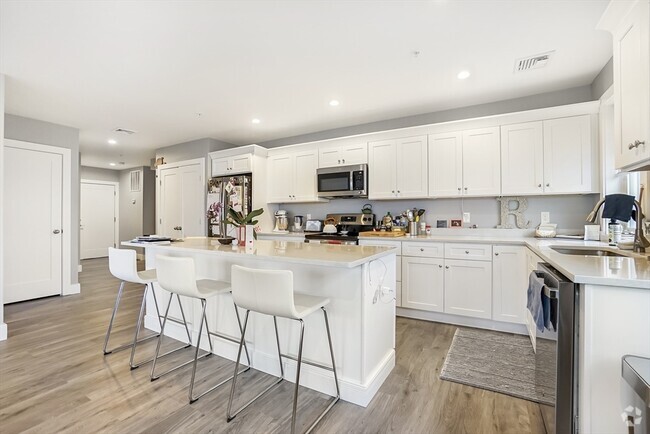 Building Photo - 245 Bussey St Unit 201 Rental