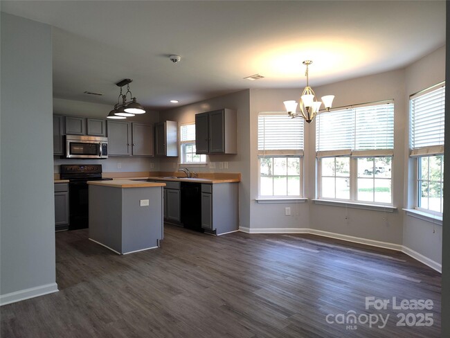 Photo - 3627 Pauline Ln