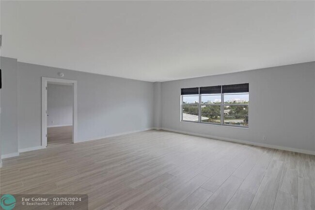 Photo - 1881 Middle River Dr Unit 401