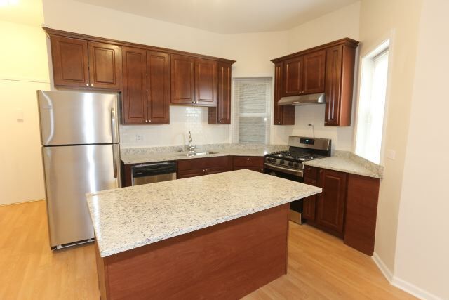 Photo - 1473 W Erie St Unidad R3