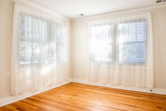 Photo - 118 W 36th St Unit A