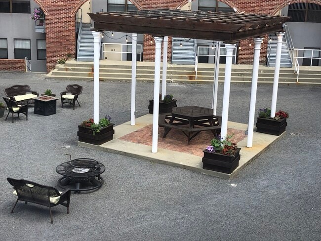 Courtyard - Barney Square & W.L. Stockade Apartments