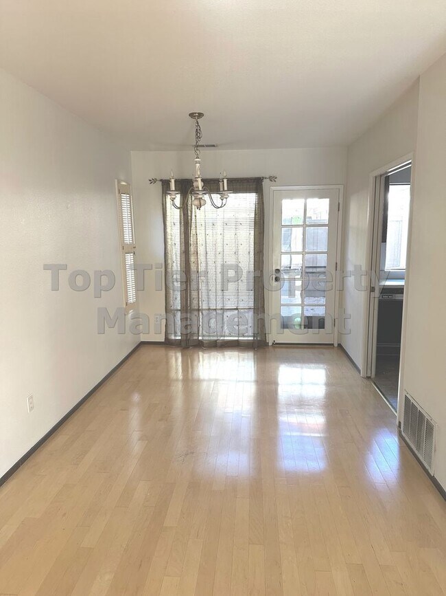 Photo - Very nice 2 bed, 2.5 bath, 1,178 sqft Walnut Creek Townhouse in desirable Main Chance Estates Dev...