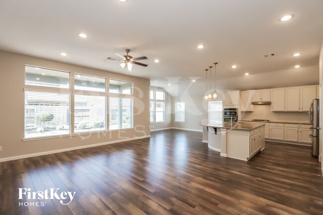 Photo - 6011 Little Grove Dr