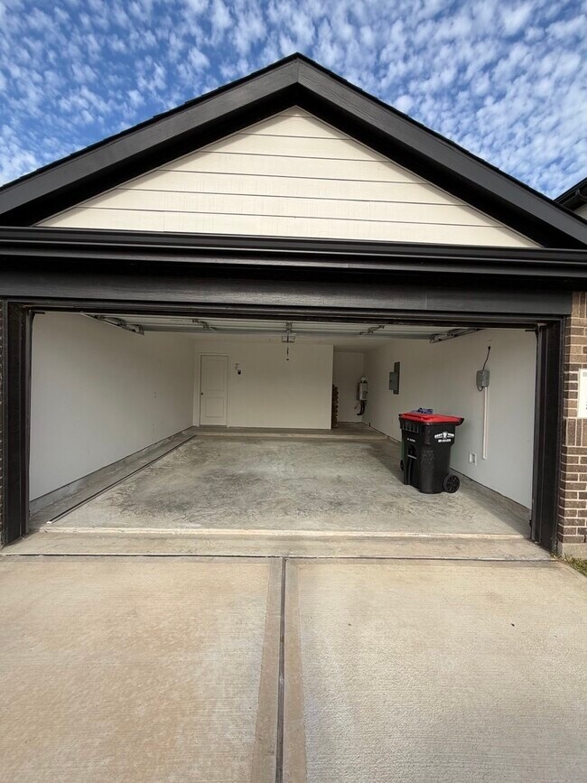 Photo - 31138 Delamere Turn Trial