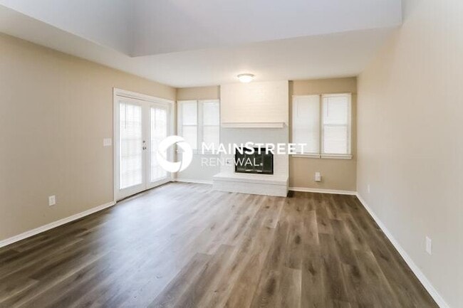 Photo - 4 Bedroom Pet-Friendly Home in Norman, OK with Main Street Renewal