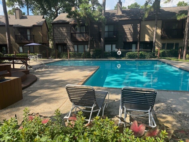 Building Photo - 11711 Memorial Dr Unit 563