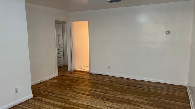 Photo - 931 W Fremont Ave