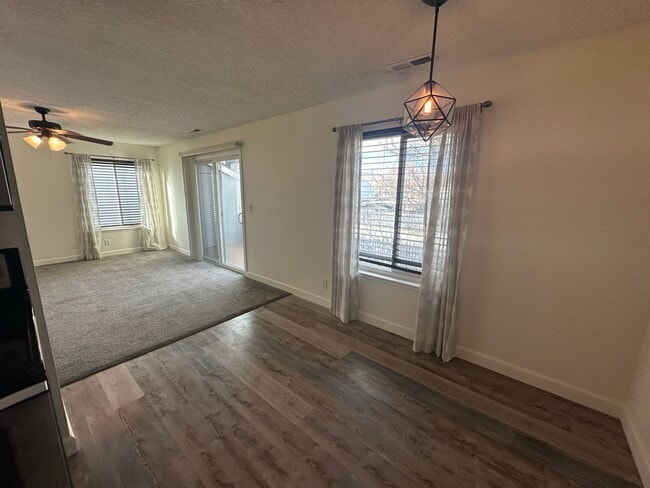Photo - Modern Reno apartment 2 bedroom 1 bath! Co...
