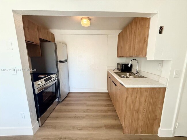 119 NW 43rd Ct