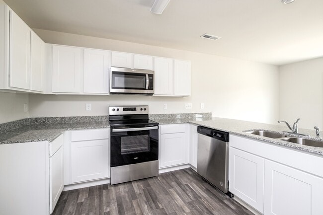 Photo - 1059 Manor Dr