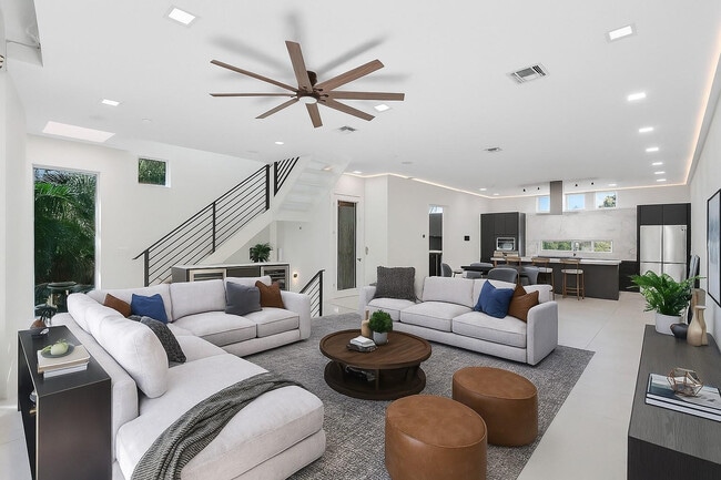 Building Photo - 3270 NE 15th St