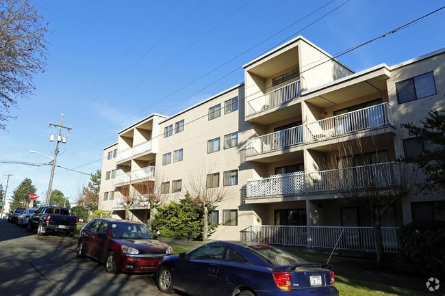 Photo - Lakeview Court Apartments