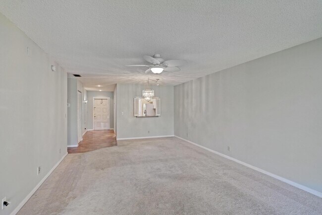 Photo - 2910 SW 22nd Cir Unit 212d