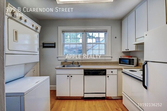 Photo - 909 Clarendon St