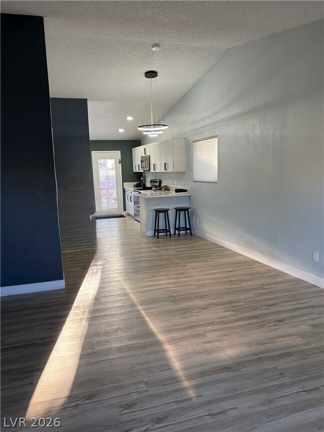 Photo - 601 Jonathan Glen Way