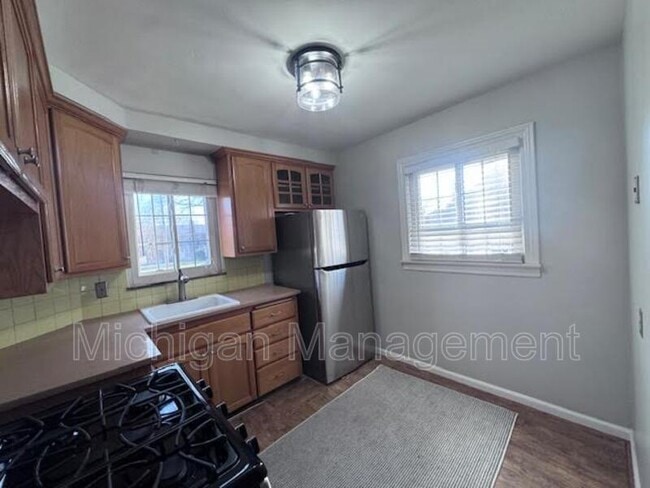 Photo - 2714 Glenview Ave