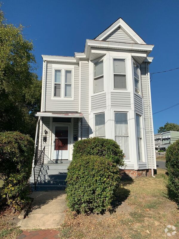 Building Photo - 2016 Fairmount Ave Unit Apt 2