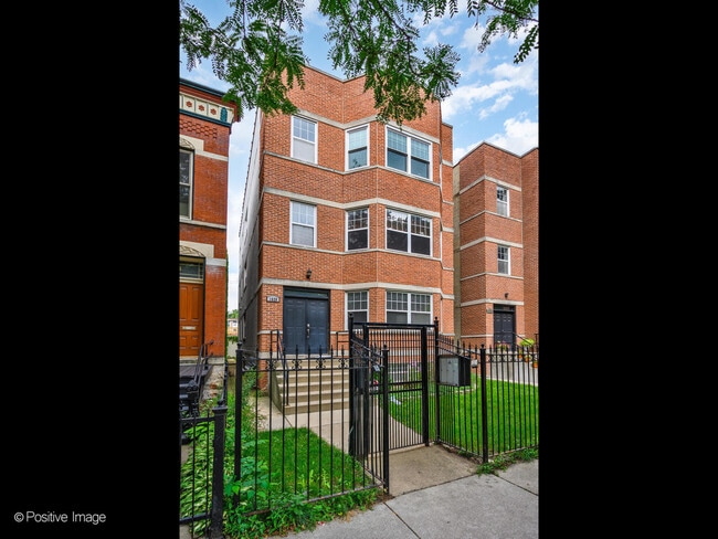 Building Photo - 1520 N Leavitt St Unit 2 Rental