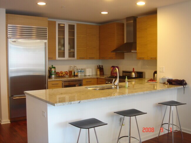 Photo - 240 E Illinois St Unidad 1805