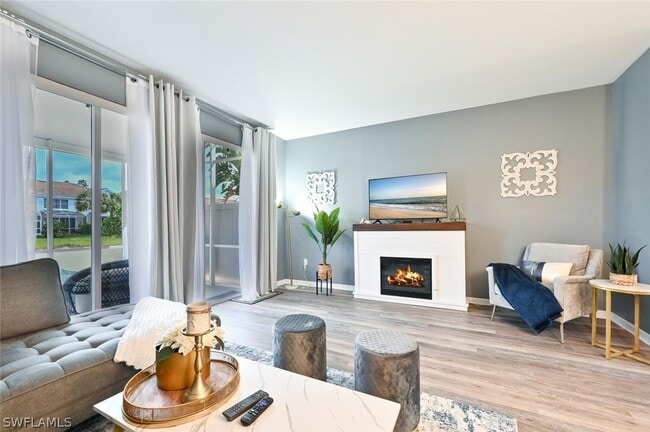 Photo - 981 Hampton Cir