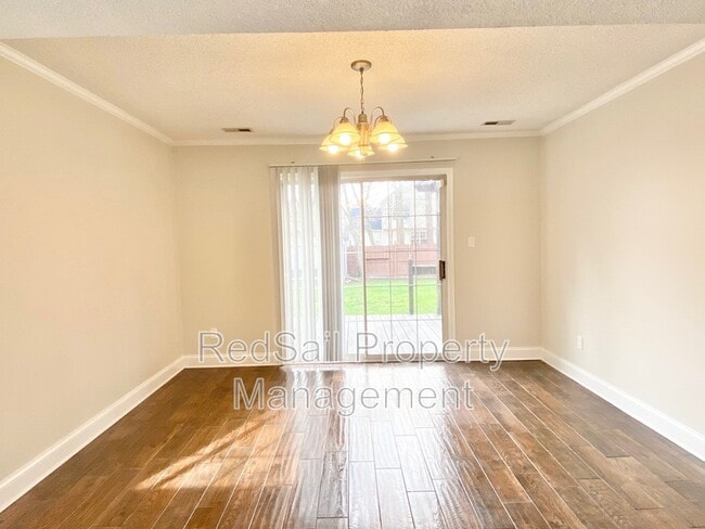 Photo - 710 Prince Ct