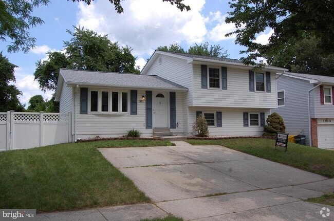 Building Photo - 1818 Montreal Rd Rental