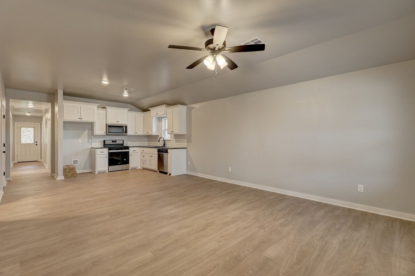 Brand New Duplex For Lease! 609 Juniper! - Brand New Duplex For Lease! 609 Juniper! Casa