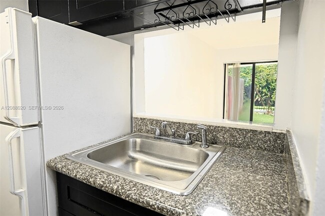 4271 NW 11th St Unit 2