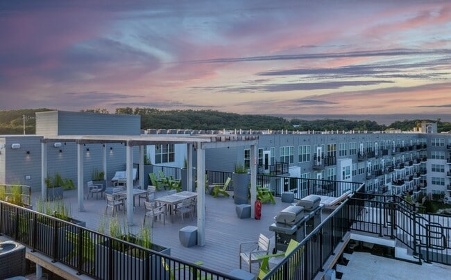 Rooftop Dining and Scenic Deck