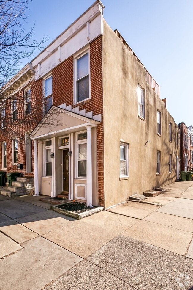 Building Photo - Stylish End-of-Group 2 bd 2.5bth Home in P...
