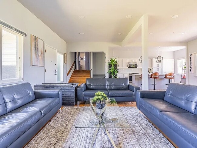 Photo - Spacious 8-Bedroom and 4 bathroom House – ...