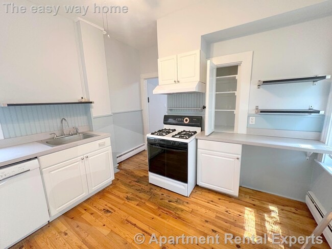 Building Photo - 6 Edward St Rental