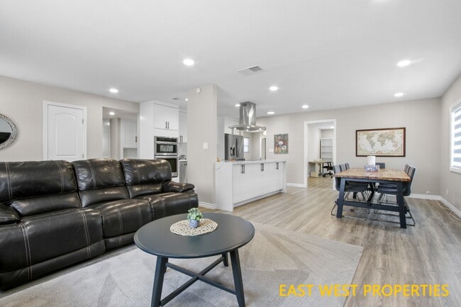 Photo - 6942 Santa Rita Ave