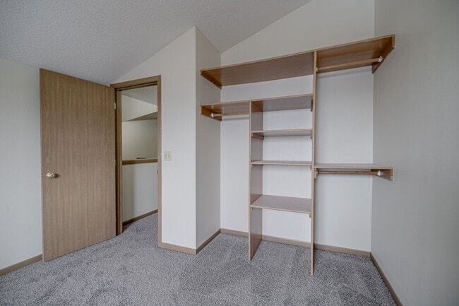 Photo - 5 bedroom 2 Bathroom 4 level townhome