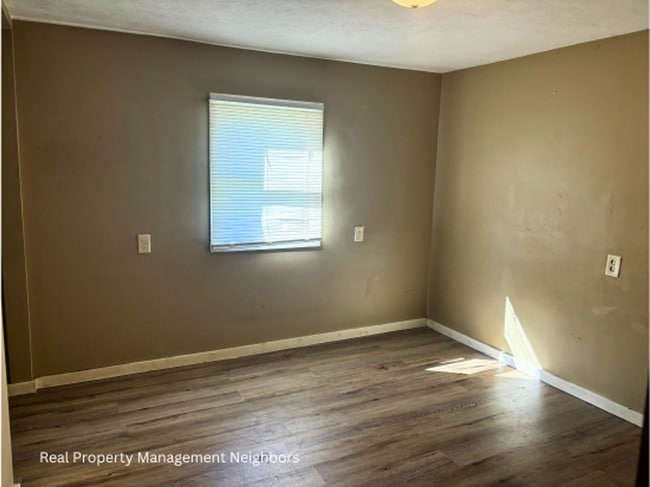 Photo - Large and Sunny 3 Bed 1 Bath Home Availabl...