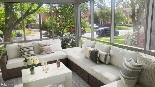 Photo - 8 S Hudson St