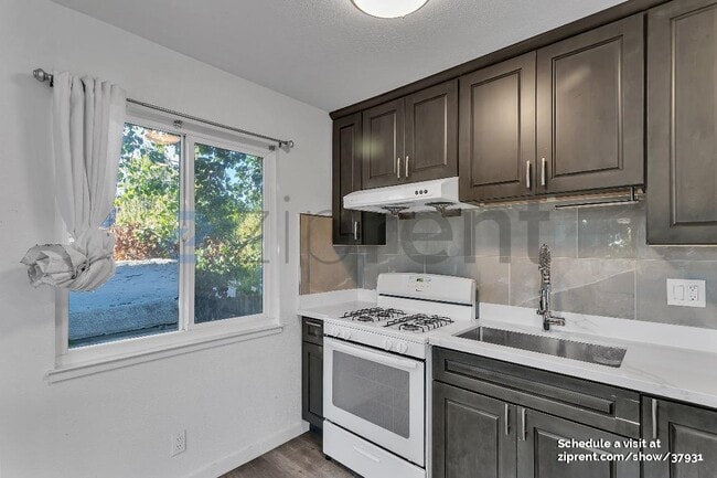 Photo - 2123 Spaulding Ave