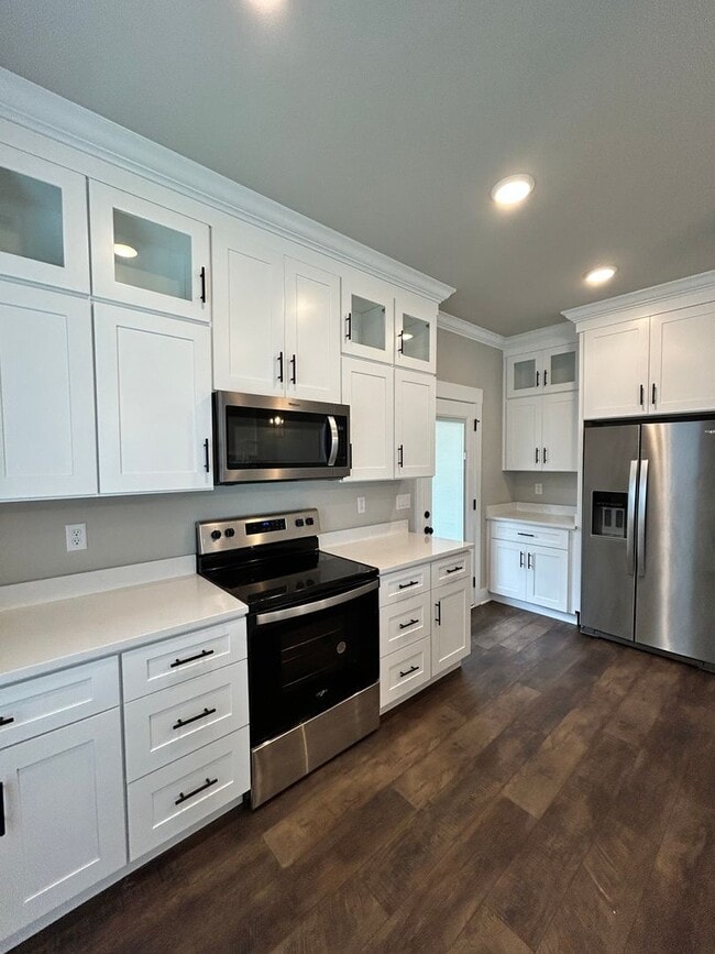 Photo - Beautiful New Build 3 Bed, 2.5 Bath, 2 Car Garage - Community Pool & Walking Trail!