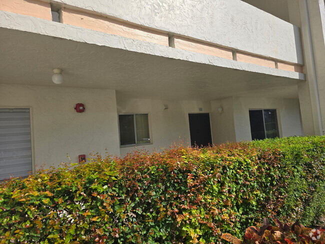 Building Photo - 3186 Via Poinciana Unit 106 Rental