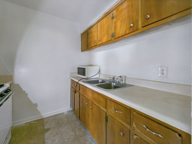 Photo - Edgewood Apartments