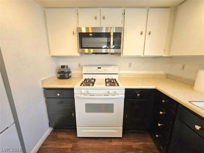 Photo - 1460 Hialeah Dr Unit B
