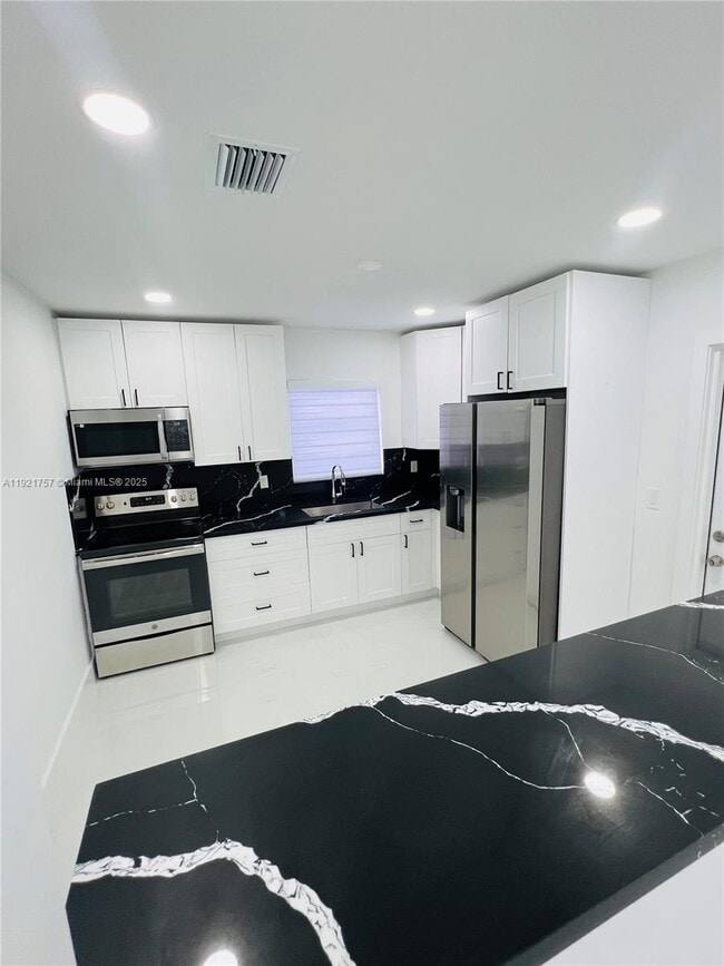 Photo - 651 SW 67th Ave