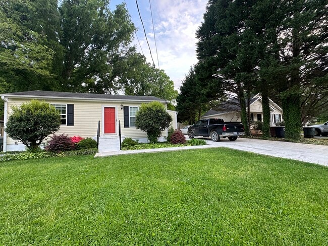 Photo - 118 Drewsbury Dr