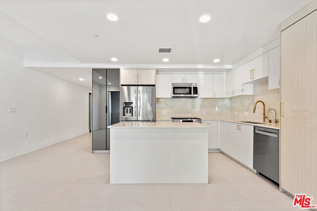 Photo - 1257 N Sweetzer Ave Unidad 101