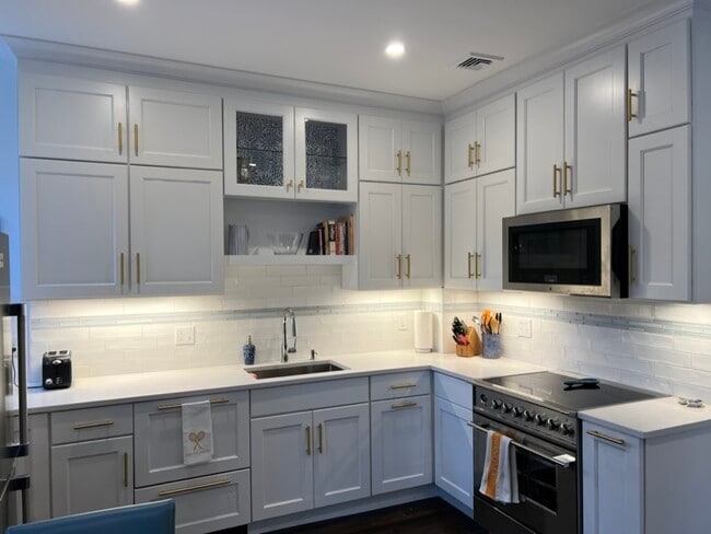 Building Photo - 82 Chestnut St Unit 23