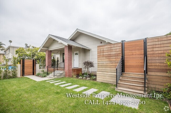 Building Photo - Luxurious Remodeled 3BD/3BA | Santa Monica... Rental