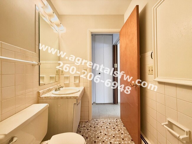 Photo - 901-931 West Brookwood Court Unit 921 W Brookwood Ct