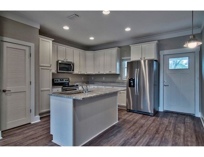 Photo - Beautiful 2/2.5 Townhouse in the heart of Freeport